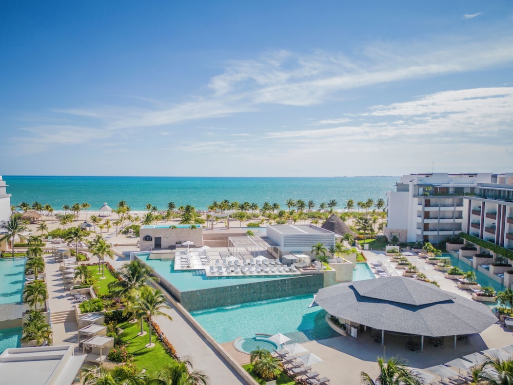 Majestic Elegance Costa Mujeres – All Inclusive — Swimming pool in Playa Mujeres, Quintana Roo