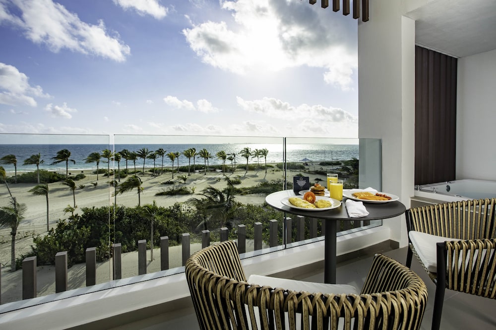 Majestic Elegance Costa Mujeres – All Inclusive — Hotel rooms in Playa Mujeres, Quintana Roo