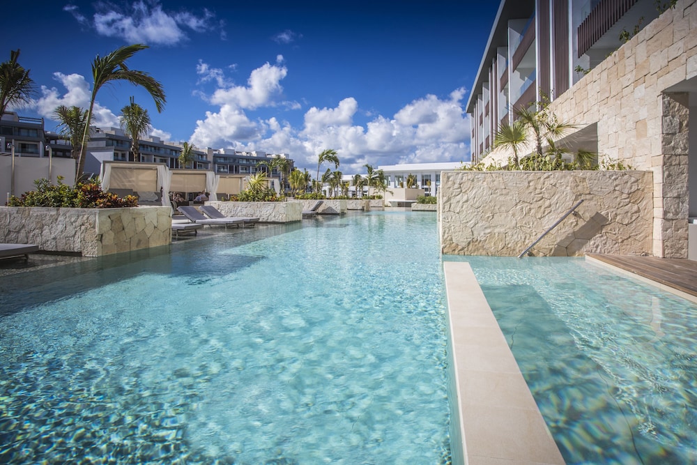 Majestic Elegance Costa Mujeres – All Inclusive — Swimming pool in Playa Mujeres, Quintana Roo