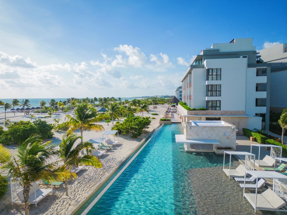 Majestic Elegance Costa Mujeres – All Inclusive — Swimming pool in Playa Mujeres, Quintana Roo