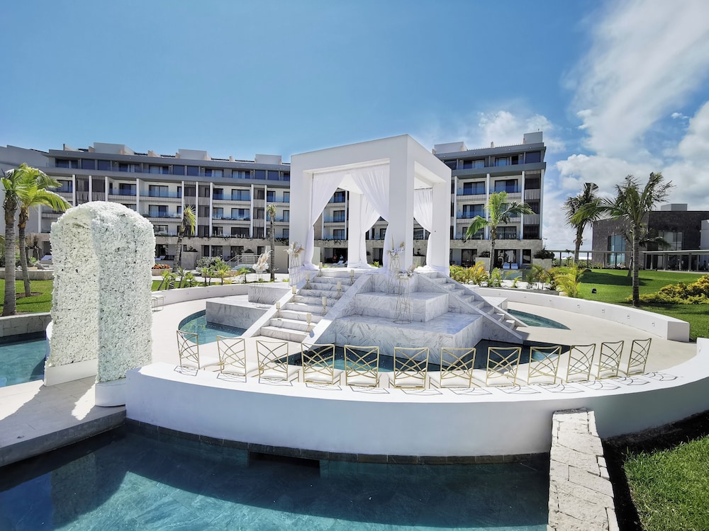 Majestic Elegance Costa Mujeres – All Inclusive — Hotel building in Playa Mujeres, Quintana Roo