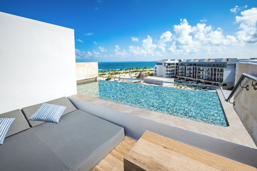 Majestic Elegance Costa Mujeres – All Inclusive — Swimming pool in Playa Mujeres, Quintana Roo