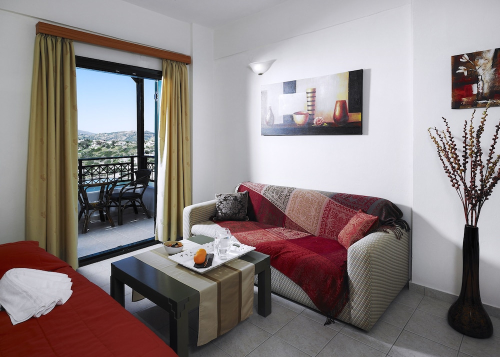 Erivolos Hotel Apartments — Hotel rooms in Lygaria