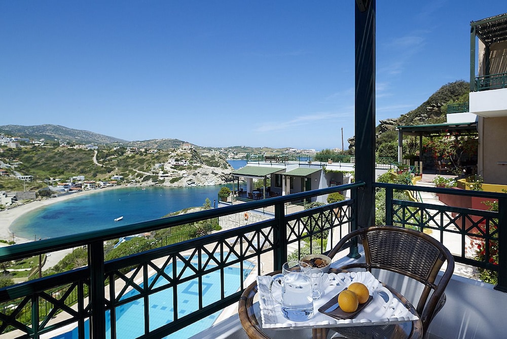 Erivolos Hotel Apartments — Attractions in the area in Lygaria