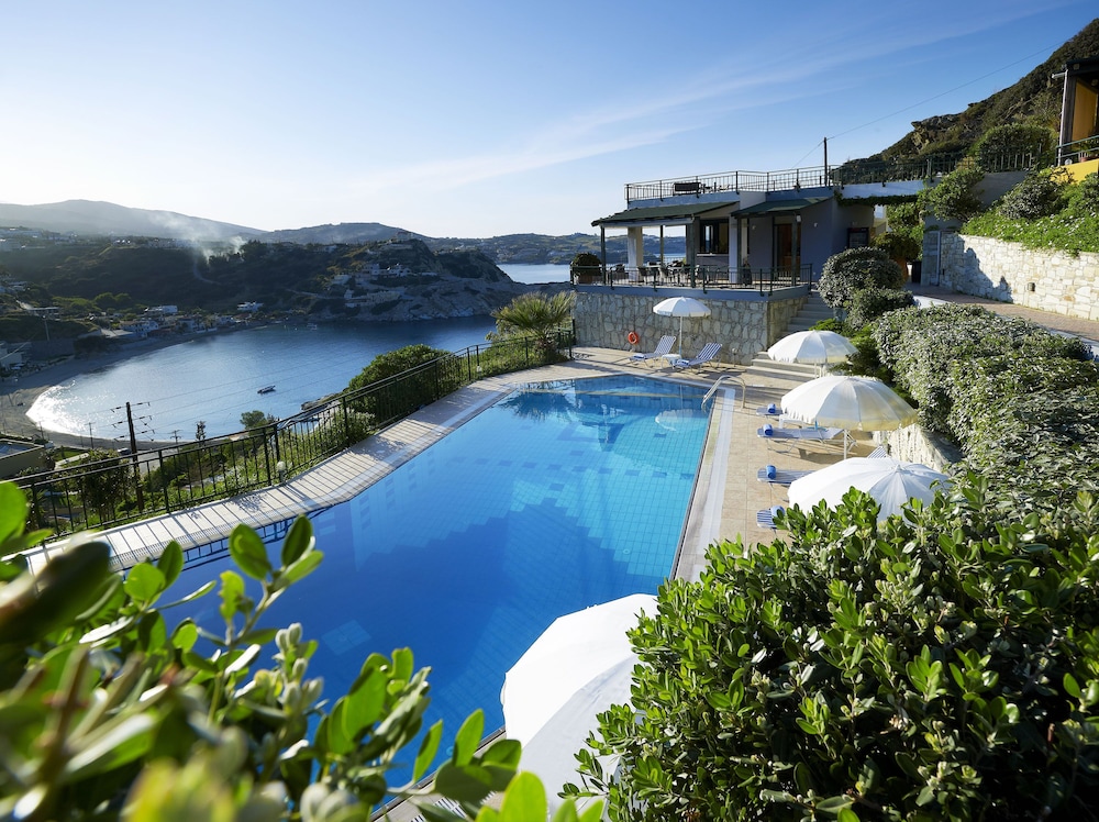 Erivolos Hotel Apartments — Swimming pool in Lygaria