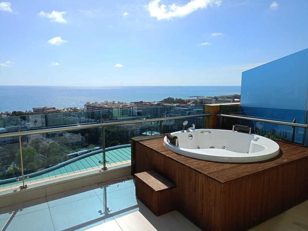 Elite Luxury Suite & Spa — Hotel rooms in Alanya