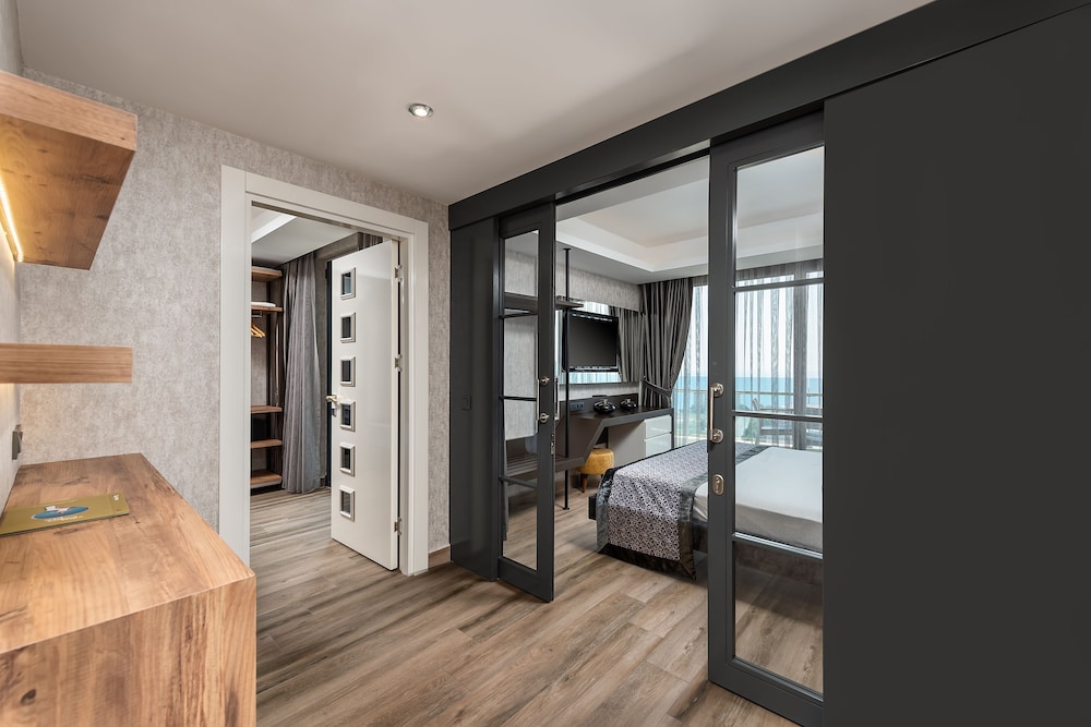 Elite Luxury Suite & Spa — Hotel rooms in Alanya