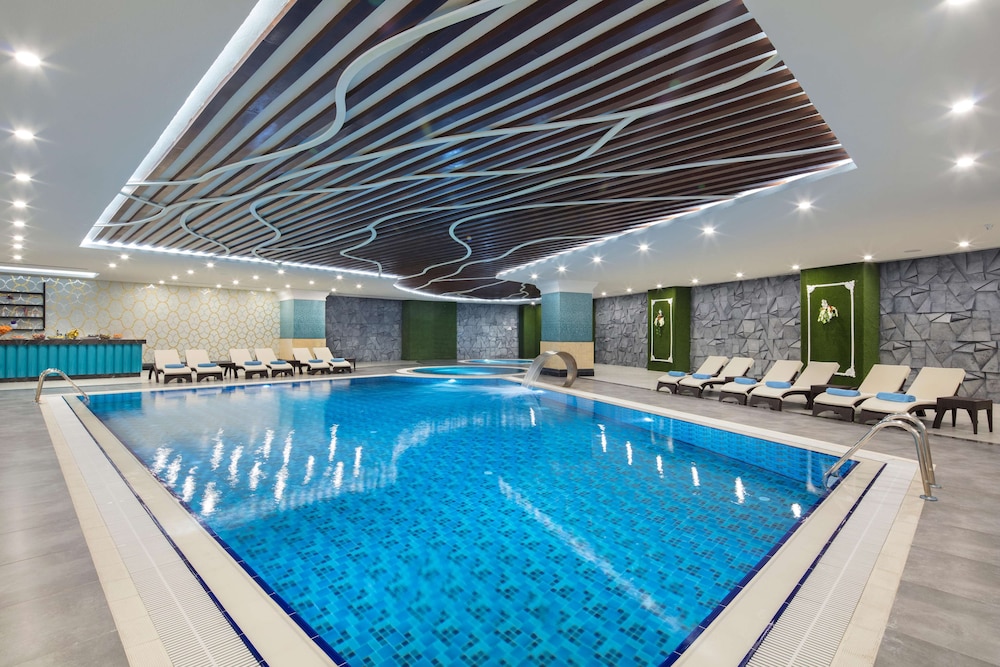 Granada Luxury Beach - All Inclusive — Swimming pool in Avsallar