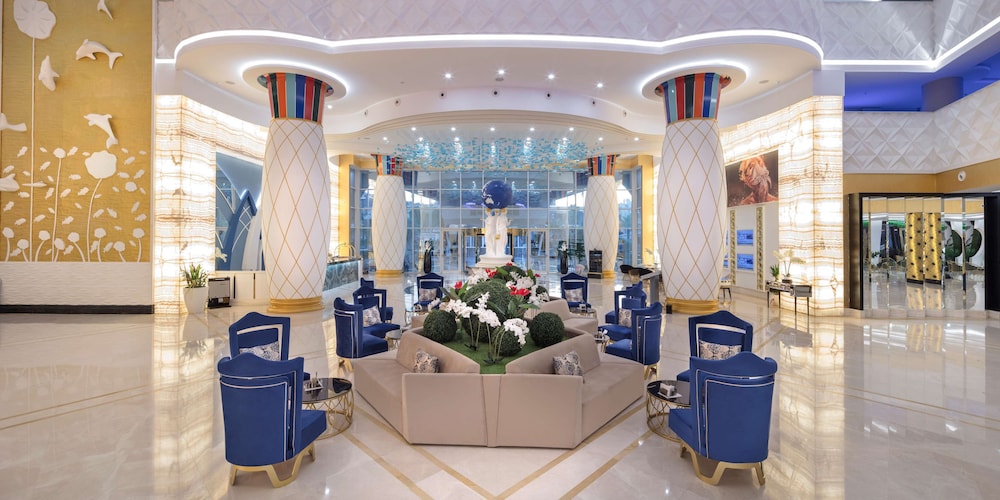 Granada Luxury Beach - All Inclusive — Hotel building in Avsallar