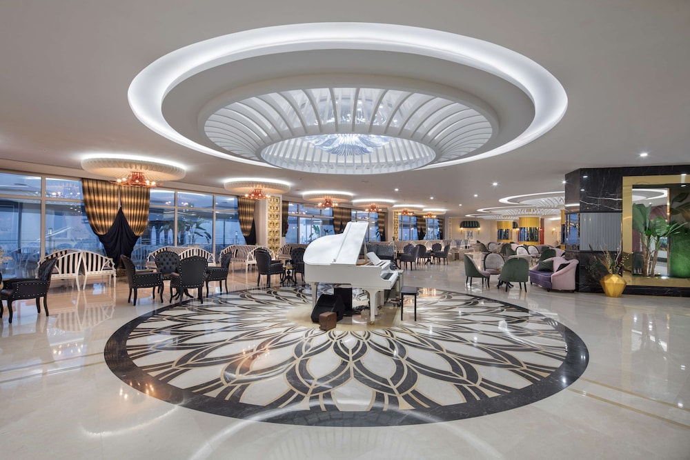 Granada Luxury Beach - All Inclusive — Restaurant & bars in Avsallar