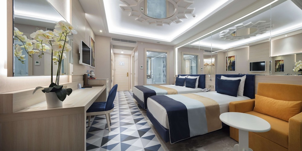 Granada Luxury Beach - All Inclusive — Hotel rooms in Avsallar