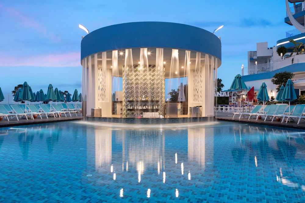 Granada Luxury Beach - All Inclusive — Swimming pool in Avsallar
