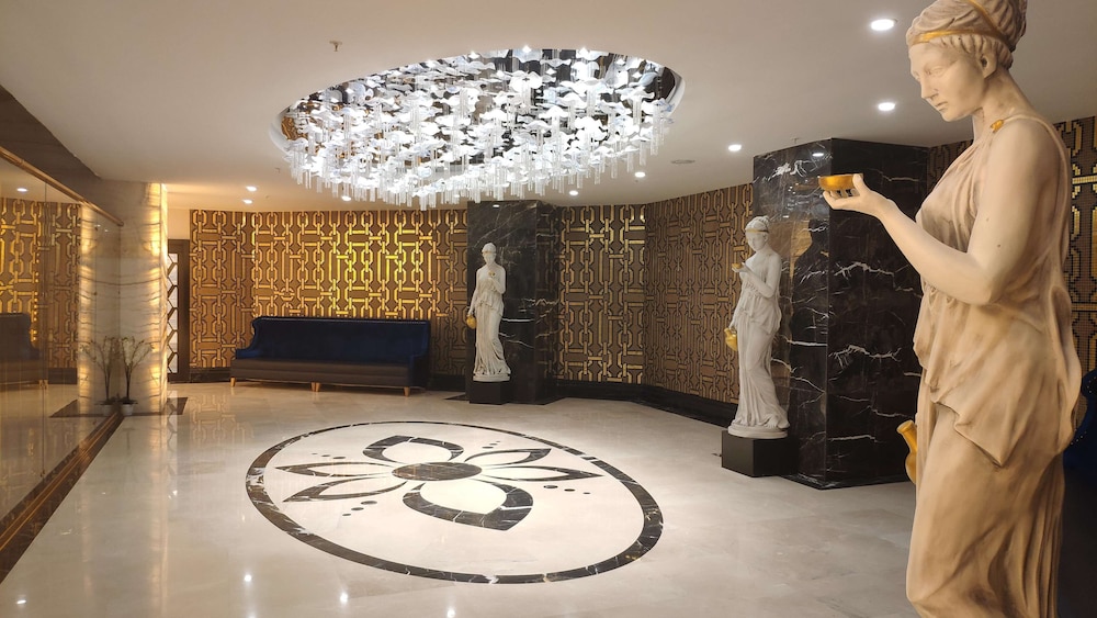 Granada Luxury Beach - All Inclusive — Hotel building in Avsallar