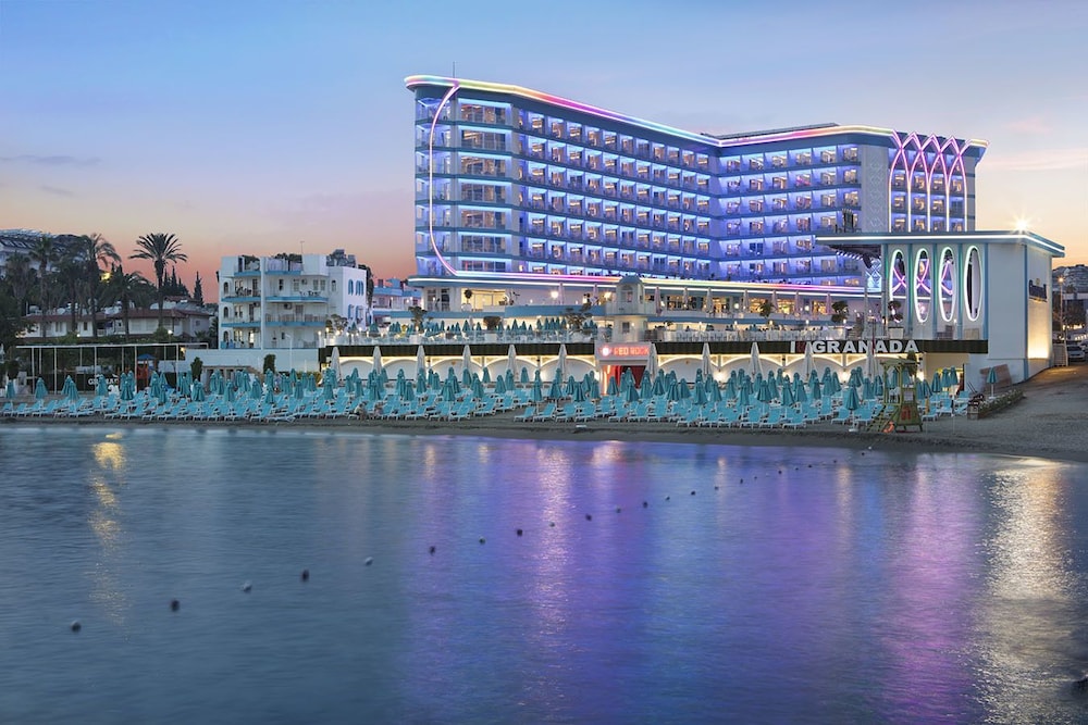 Granada Luxury Beach - All Inclusive — Beach in Avsallar