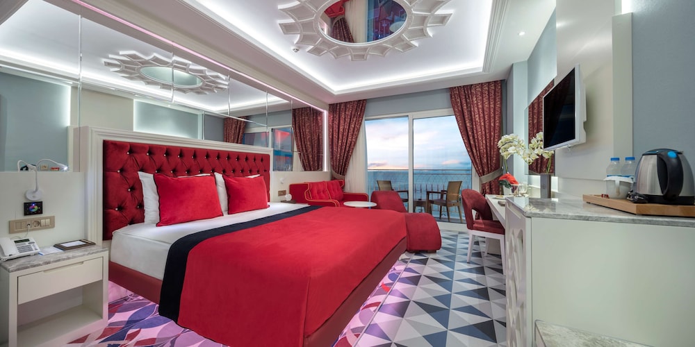 Granada Luxury Beach - All Inclusive — Hotel rooms in Avsallar