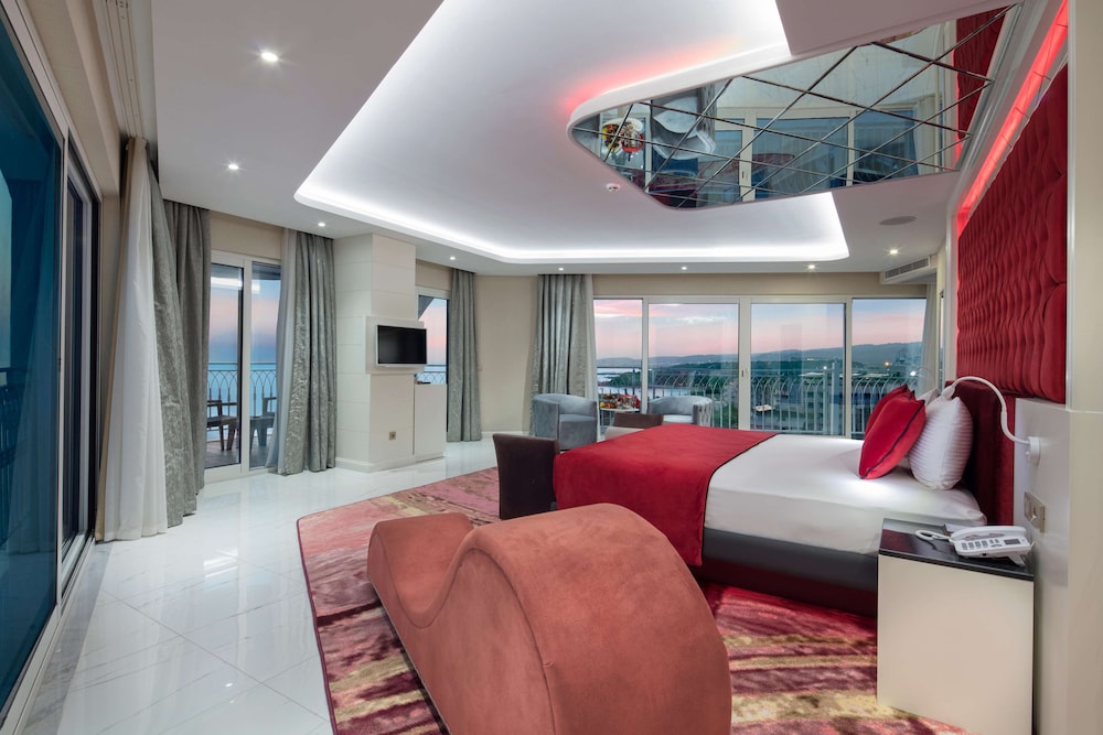Granada Luxury Beach - All Inclusive — Hotel rooms in Avsallar