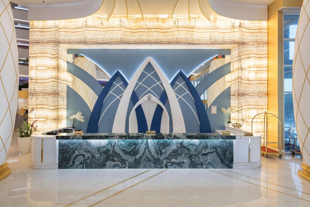 Granada Luxury Beach - All Inclusive — Hotel building in Avsallar