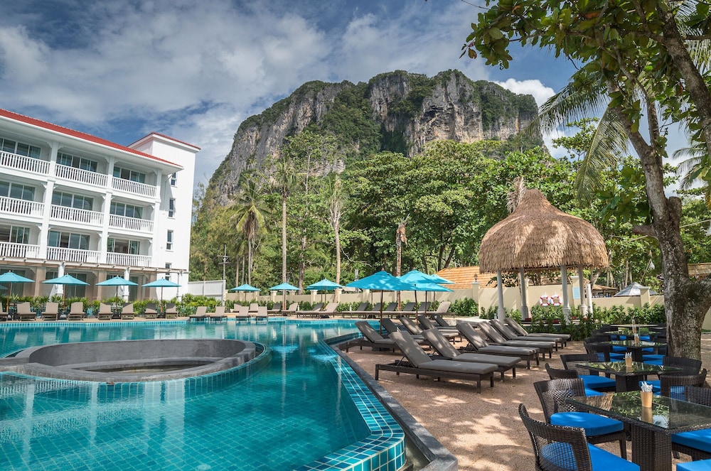 Centara Ao Nang Beach Resort & Spa Krabi — Swimming pool in Ao Nang, Krabi