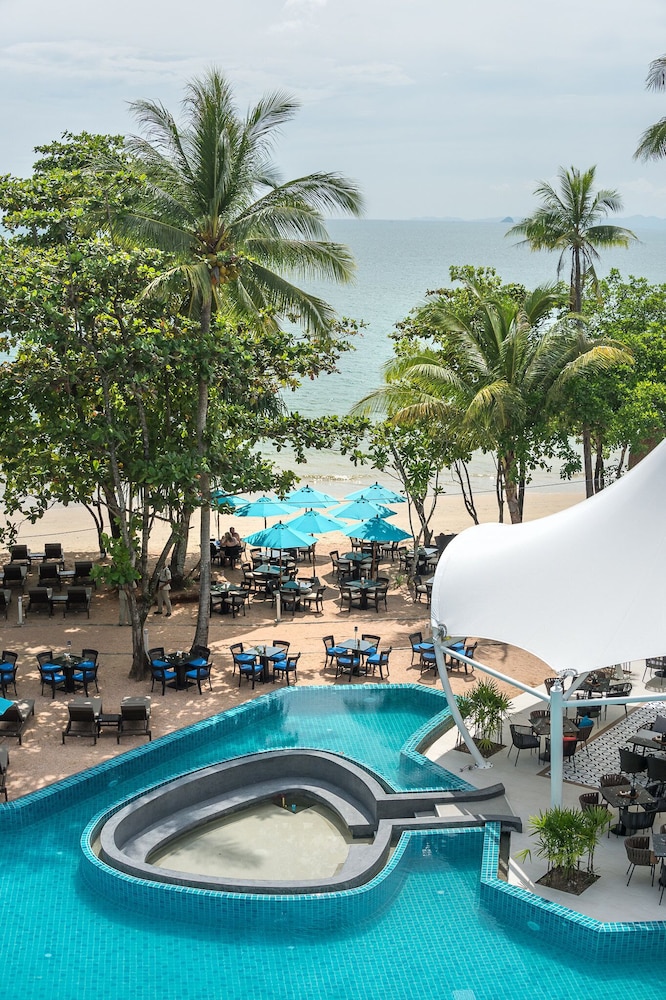 Centara Ao Nang Beach Resort & Spa Krabi — Restaurant & bars in Ao Nang, Krabi