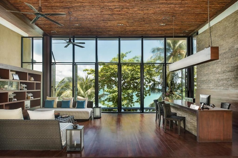 Centara Ao Nang Beach Resort & Spa Krabi — Restaurant & bars in Ao Nang, Krabi