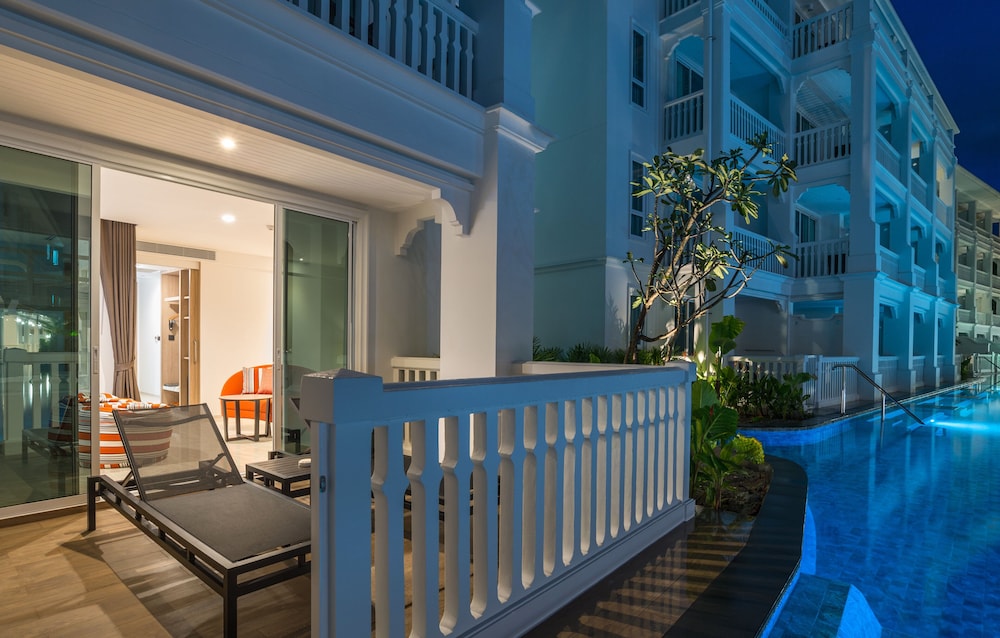Centara Ao Nang Beach Resort & Spa Krabi — Hotel building in Ao Nang, Krabi