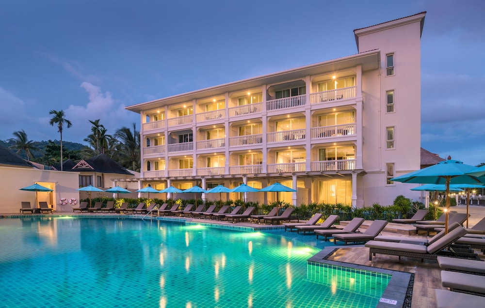 Centara Ao Nang Beach Resort & Spa Krabi — Hotel building in Ao Nang, Krabi