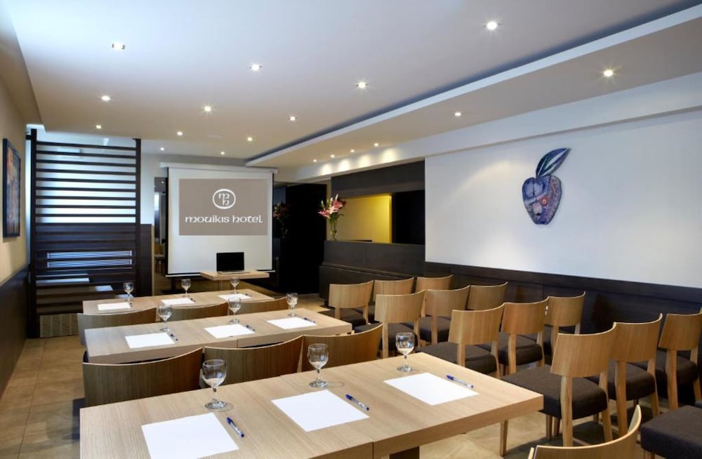 Mouikis Hotel Kefalonia — Restaurant & bars in Argostoli, Ionian Islands