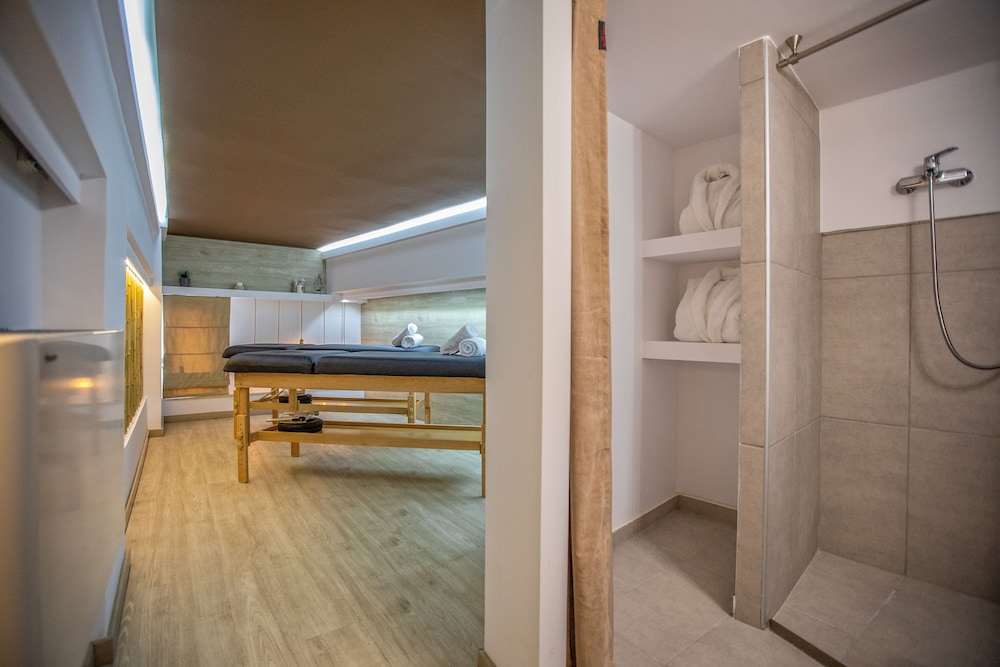 Mouikis Hotel Kefalonia — Spa in Argostoli, Ionian Islands