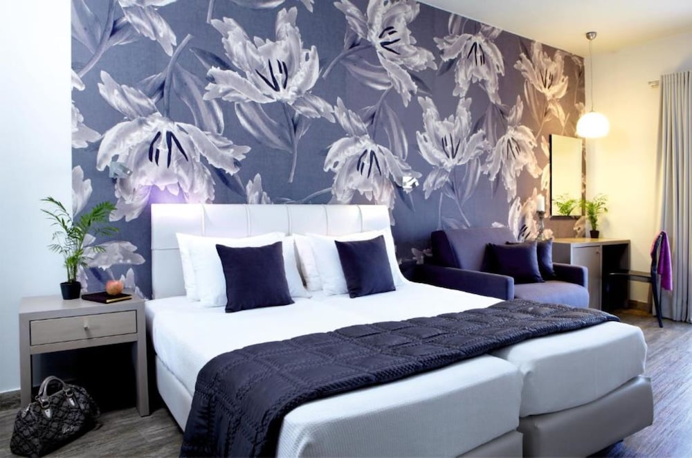 Mouikis Hotel Kefalonia — Hotel rooms in Argostoli, Ionian Islands