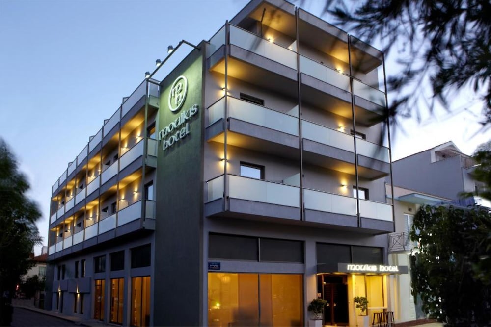 Mouikis Hotel Kefalonia — Hotel building in Argostoli, Ionian Islands