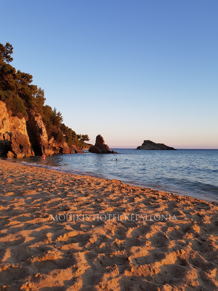 Mouikis Hotel Kefalonia — Beach in Argostoli, Ionian Islands