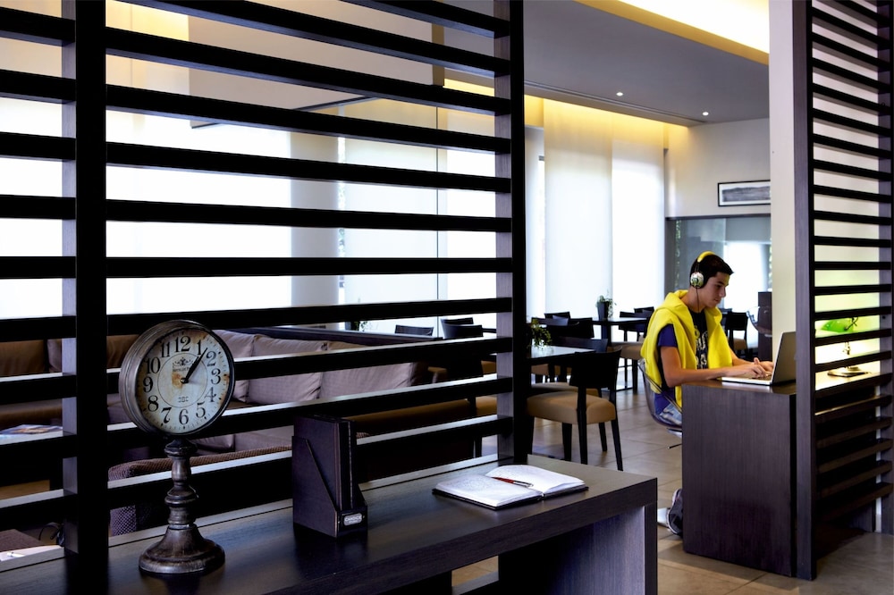 Mouikis Hotel Kefalonia — Restaurant & bars in Argostoli, Ionian Islands