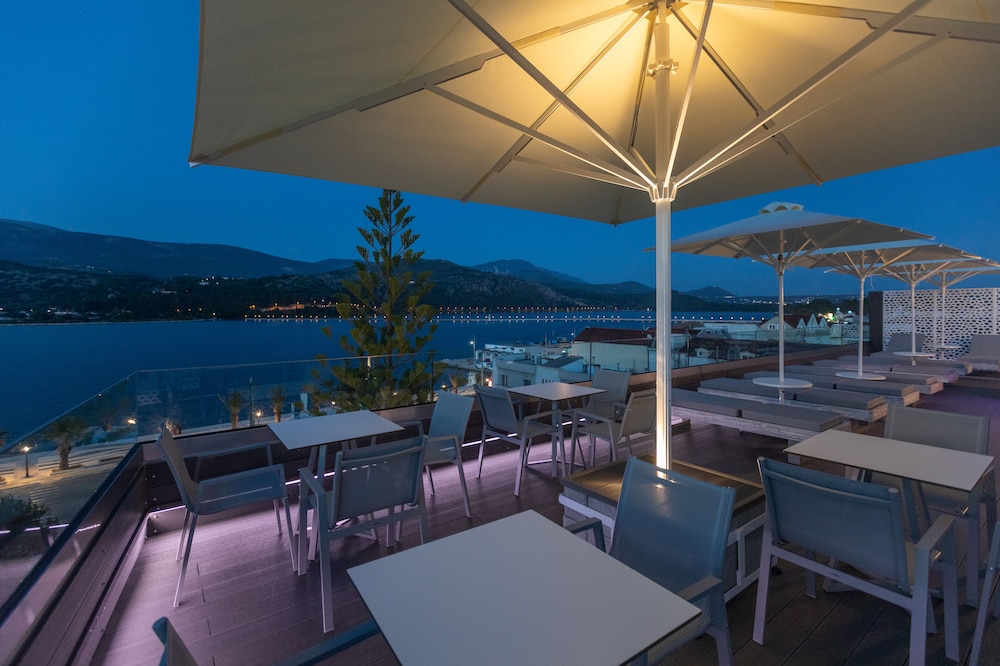 Mouikis Hotel Kefalonia — Restaurant & bars in Argostoli, Ionian Islands