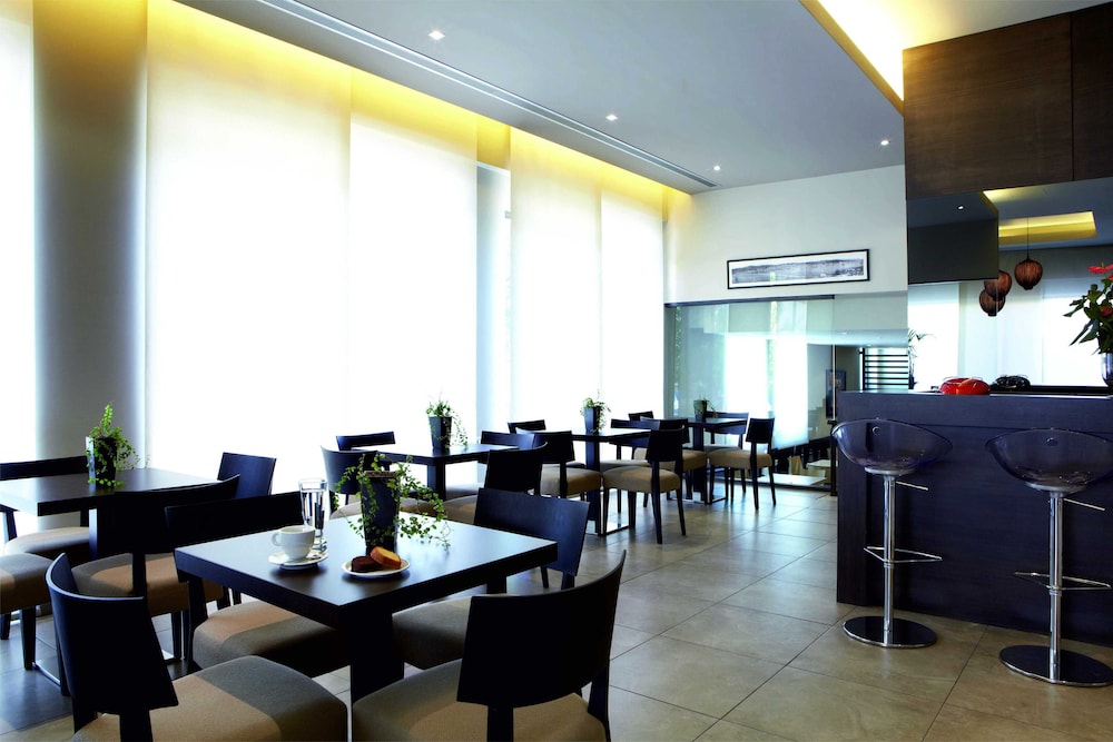 Mouikis Hotel Kefalonia — Restaurant & bars in Argostoli, Ionian Islands