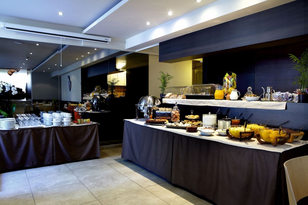 Mouikis Hotel Kefalonia — Restaurant & bars in Argostoli, Ionian Islands