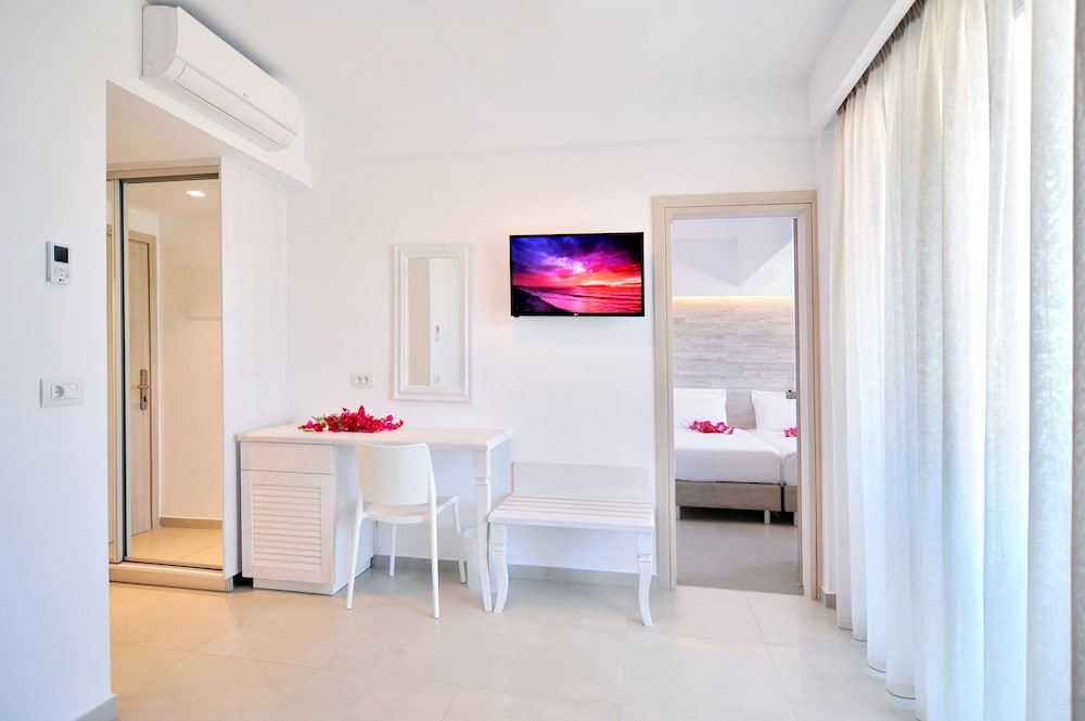 Apollon Windmill Hotel — Hotel rooms in Kos Town, South Aegean
