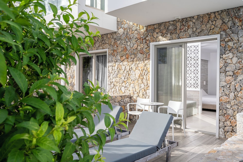 Apollon Windmill Hotel — Hotel building in Kos Town, South Aegean