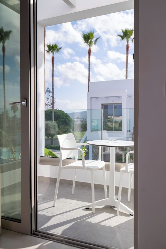 Apollon Windmill Hotel — Hotel rooms in Kos Town, South Aegean