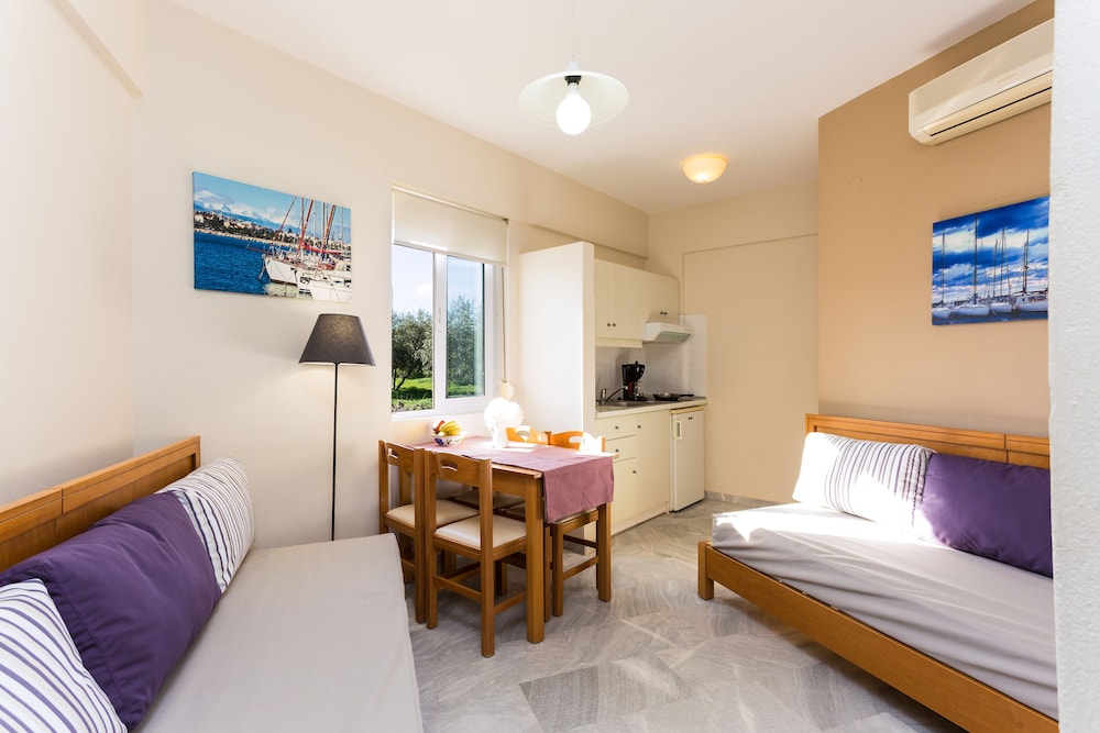 Radamanthy's Apartments — Rooms in Rethymnon
