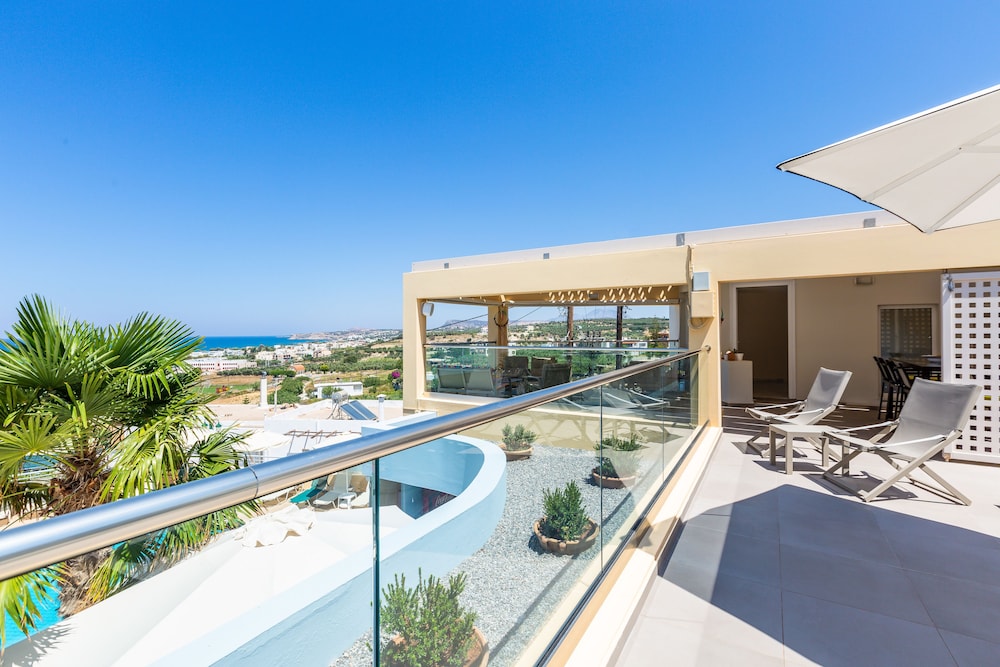 Radamanthy's Apartments — Outdoor in Rethymnon