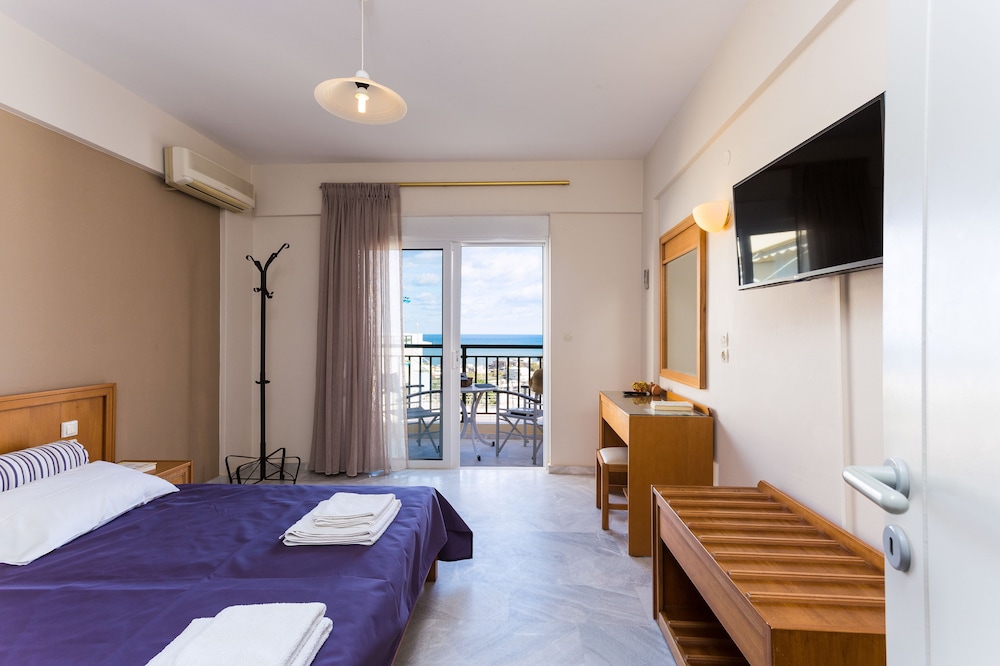 Radamanthy's Apartments — Rooms in Rethymnon