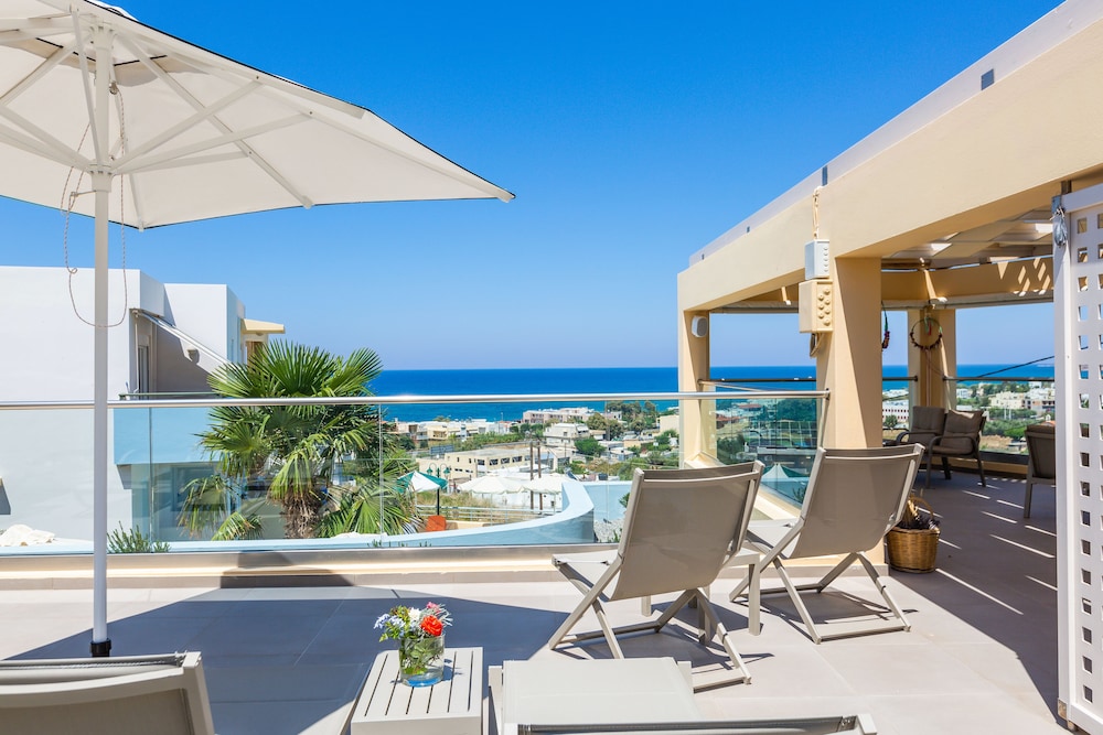 Radamanthy's Apartments — Outdoor in Rethymnon