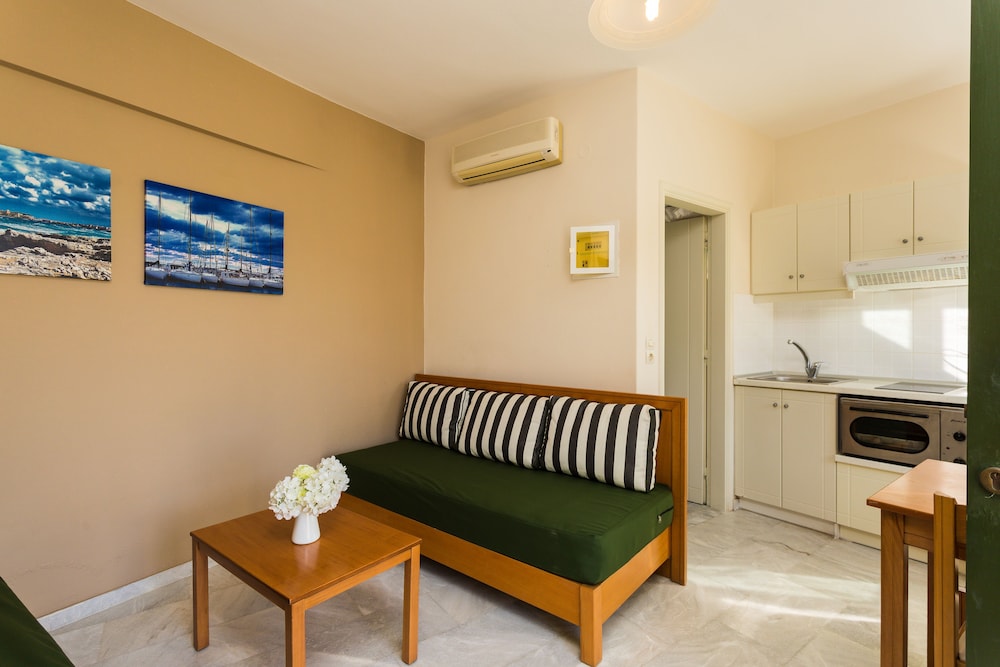Radamanthy's Apartments — Rooms in Rethymnon