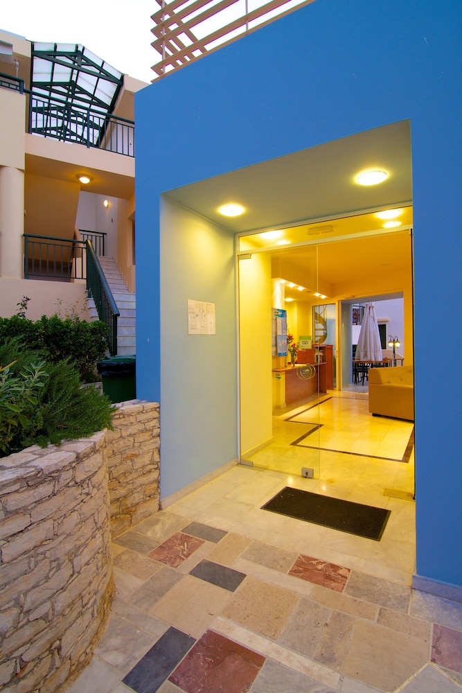 Radamanthy's Apartments — Outdoor in Rethymnon