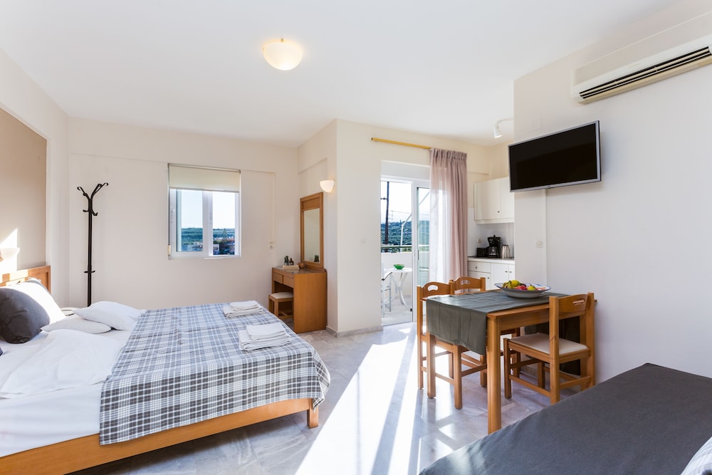 Radamanthy's Apartments — Rooms in Rethymnon