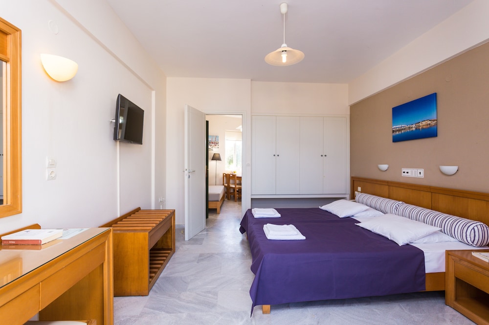 Radamanthy's Apartments — Rooms in Rethymnon