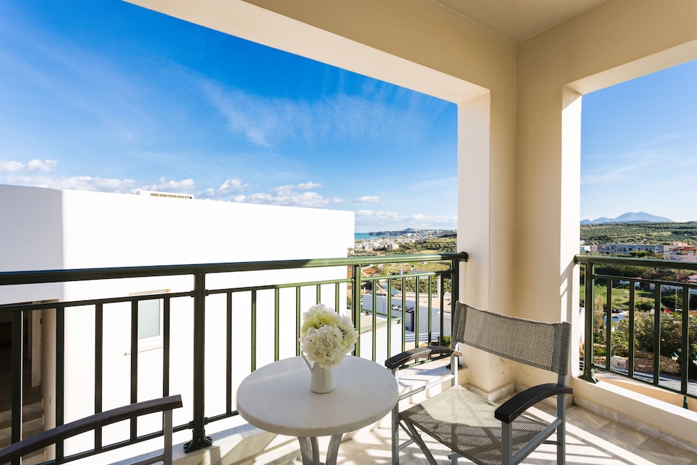 Radamanthy's Apartments — Rooms in Rethymnon