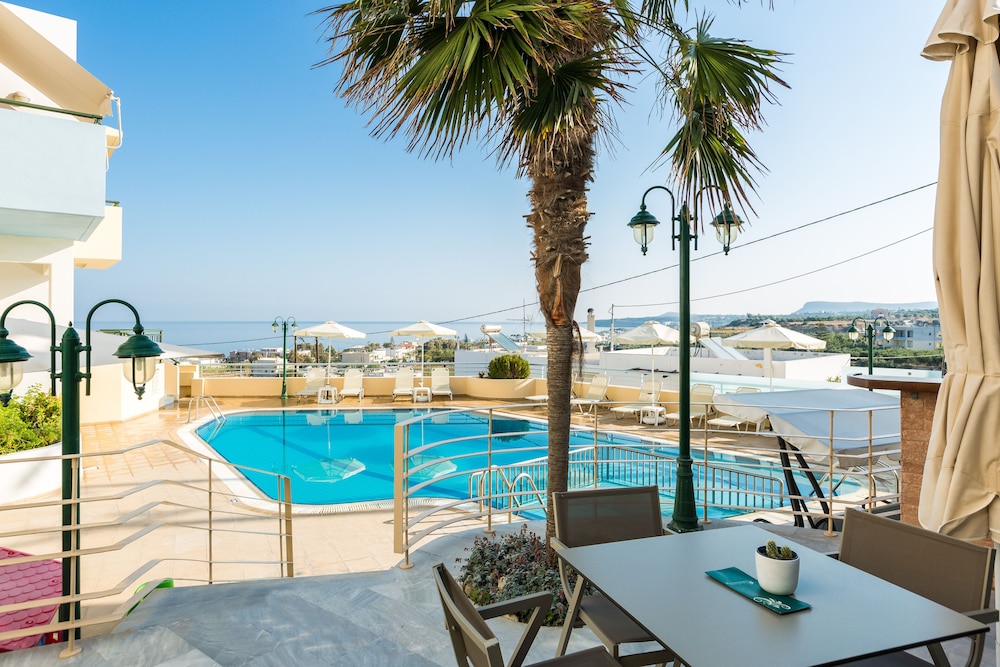 Radamanthy's Apartments — Restaurant in Rethymnon