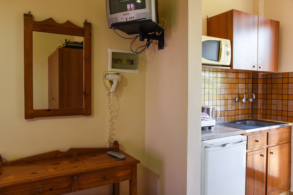 Chrysoula Hotel & Apartments — Hotel rooms in Kefalos, South Aegean
