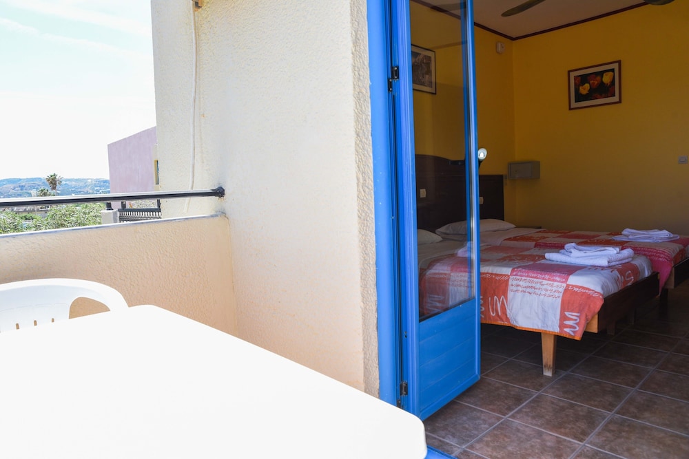 Chrysoula Hotel & Apartments — Hotel rooms in Kefalos, South Aegean